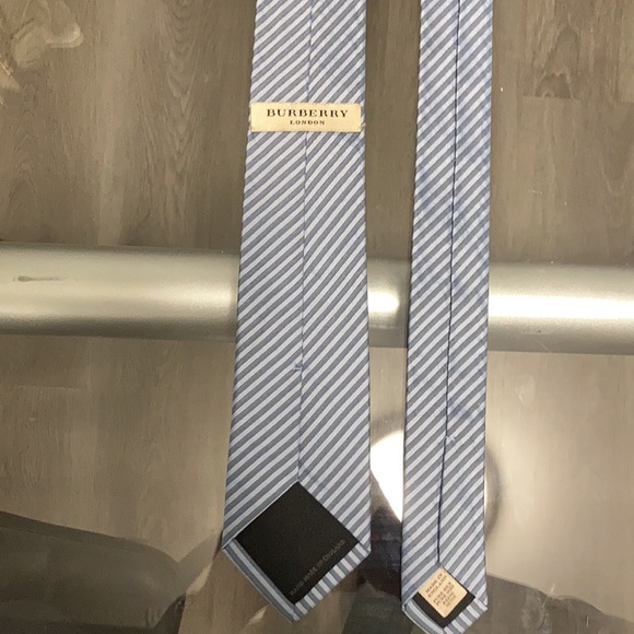 Burberry tie - Picture 2 of 6